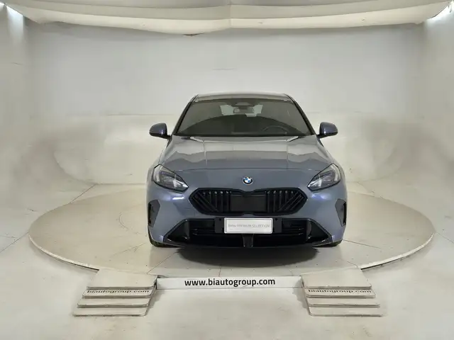 BMW 1 Series view 3
