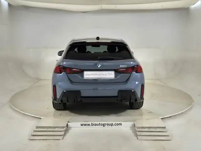BMW 1 Series view 4