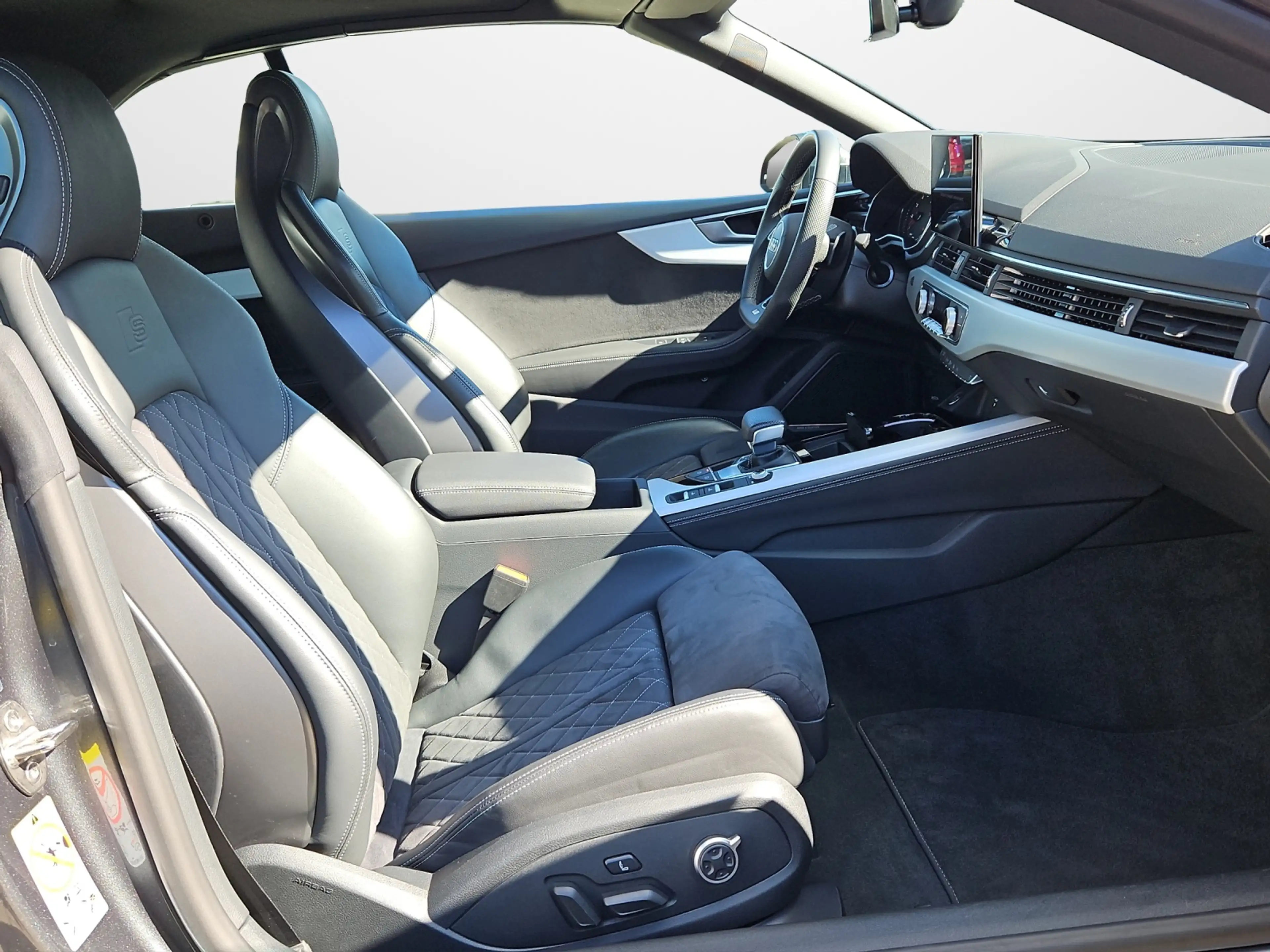 Audi A5 Cabrio 40 TFSI S tronic S line NaviPlus Matrix ... — photo 13