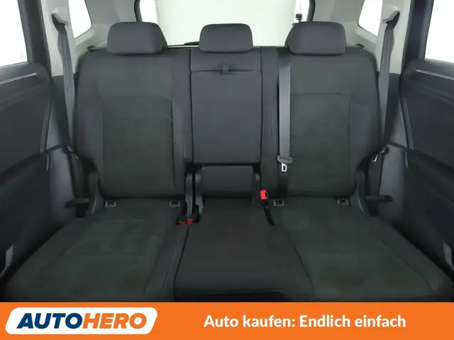 Volkswagen Tiguan Allspace view 15