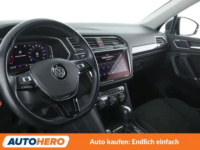 Volkswagen Tiguan Allspace view 11