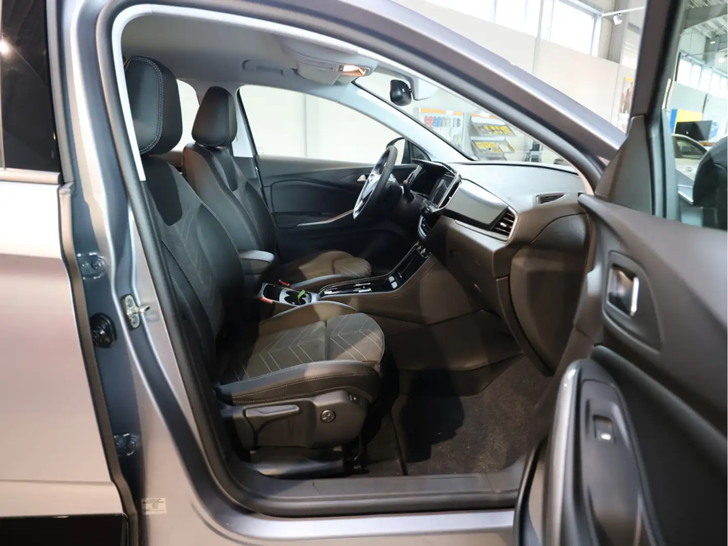 Opel Grandland 1.2 Turbo GS Line Hybrid 48V 360° Szürke - 2