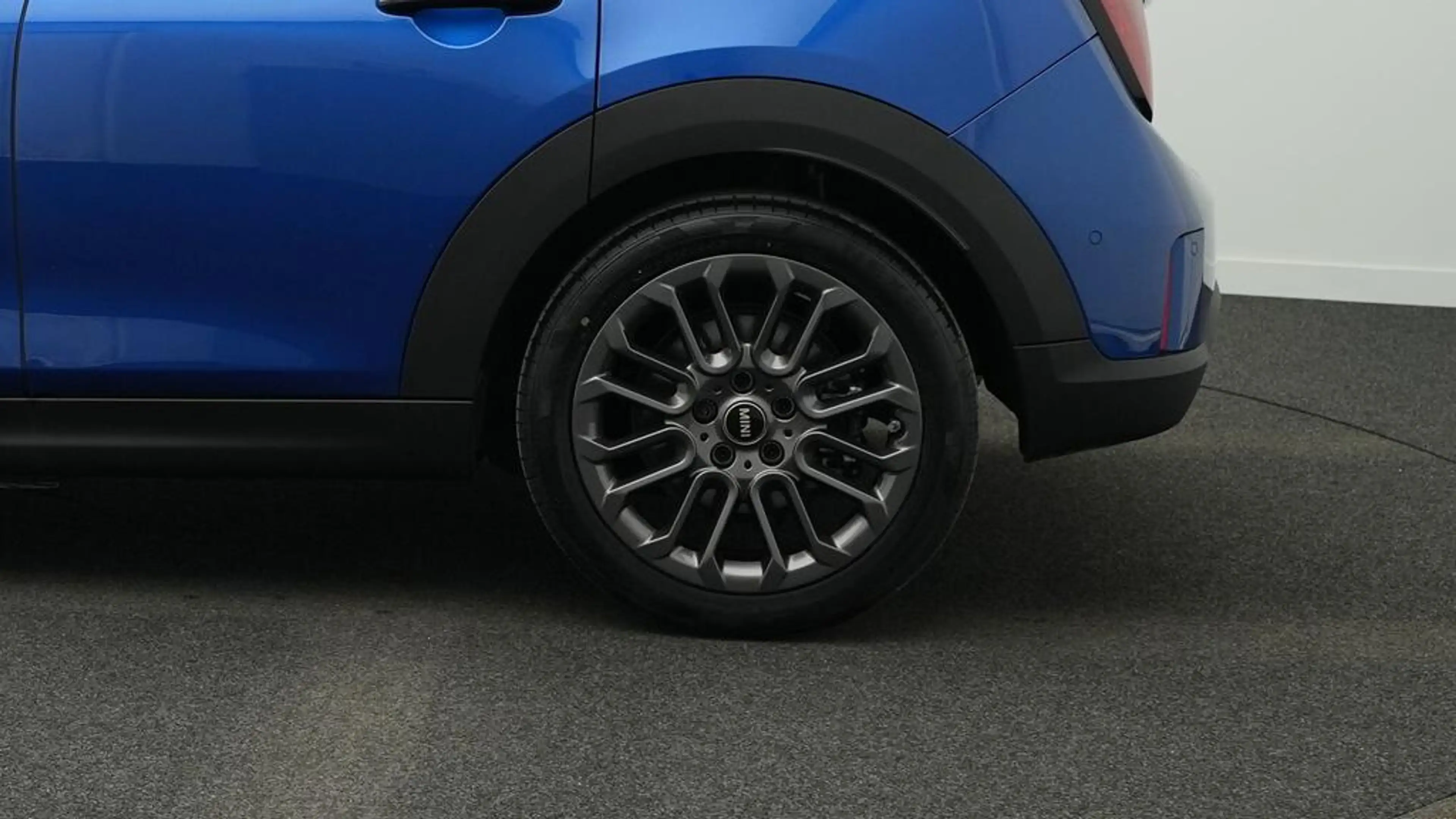 MINI Cooper C Favoured Trim — photo 11