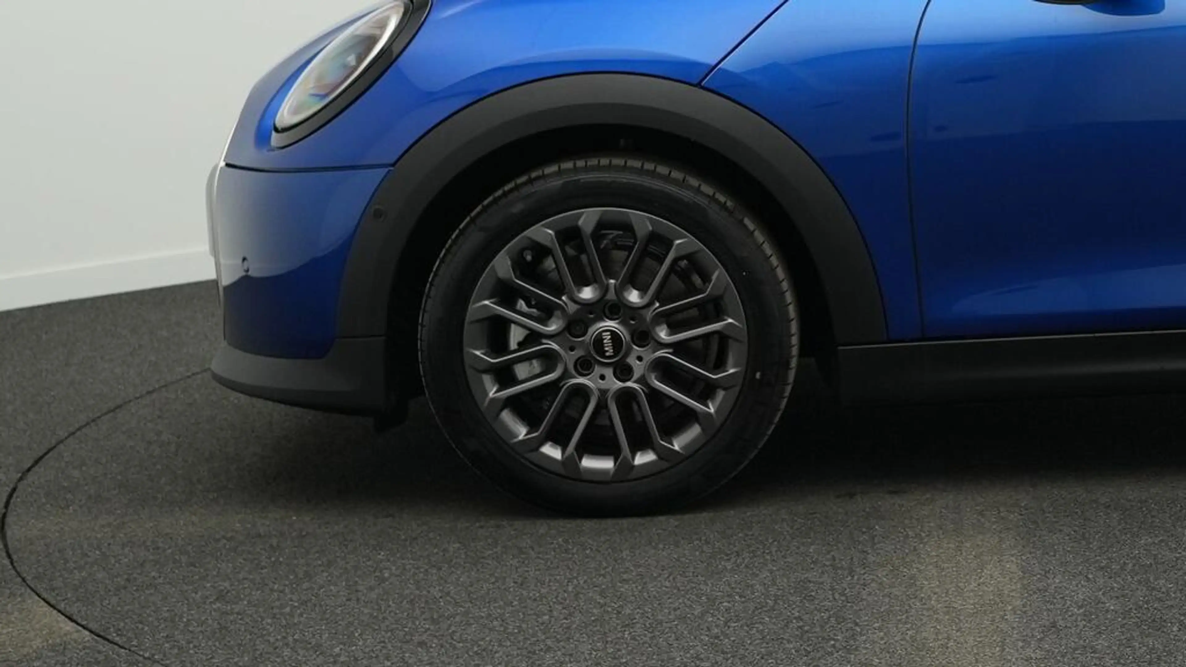 MINI Cooper C Favoured Trim — photo 10