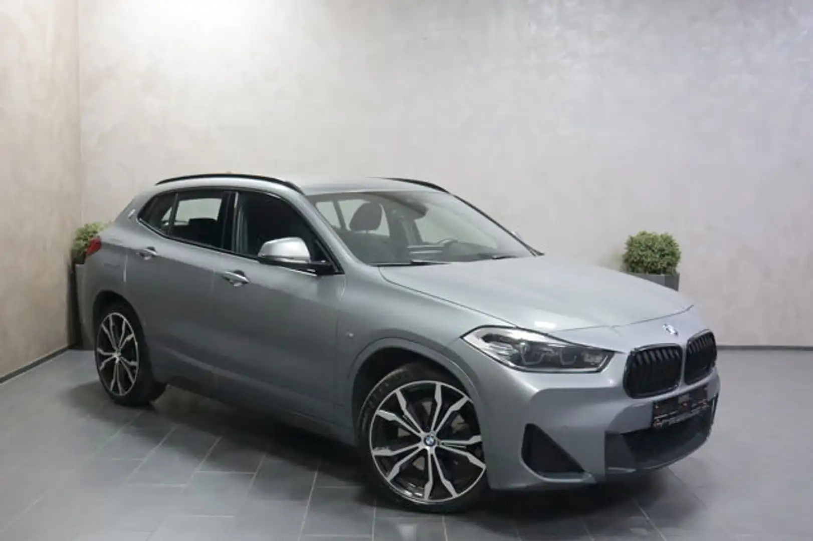 BMW X2 xDrive 20 M Sport Aut. AHK LED HUD NAV 20ZOLL Gris - 2