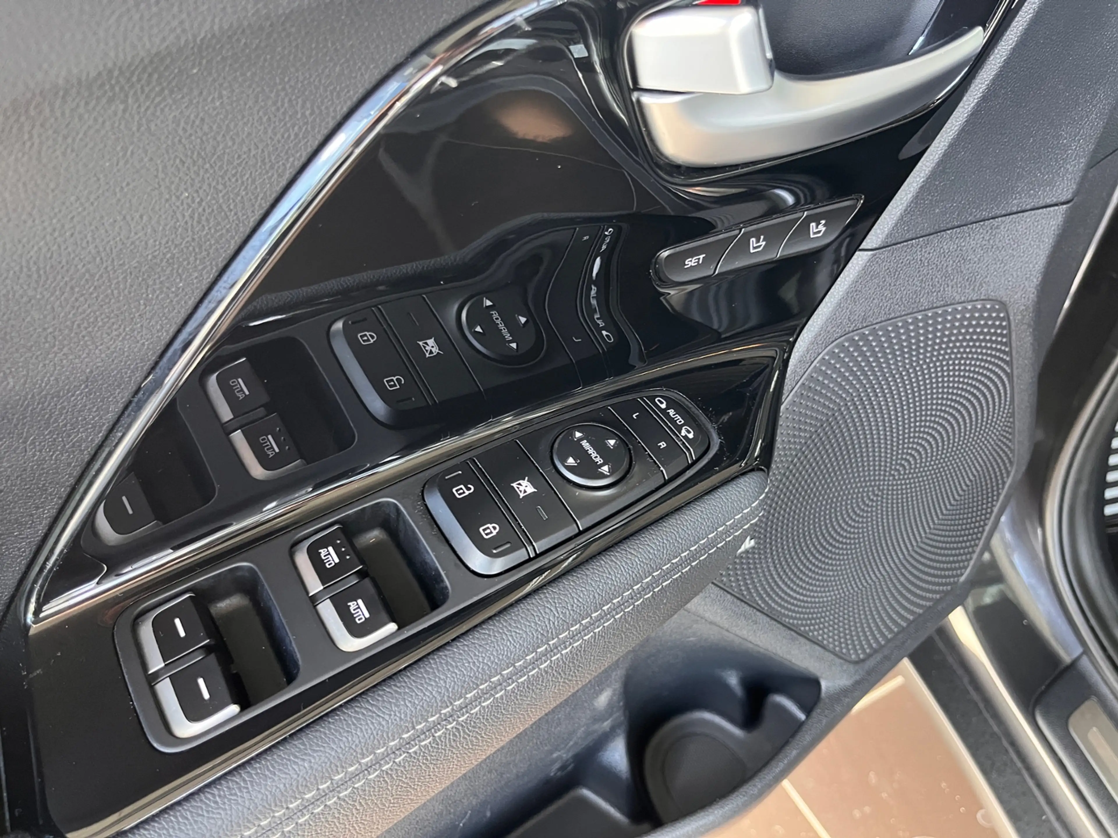 Kia Niro Spirit PHEV LED NAVI LEDER SHZ — photo 14