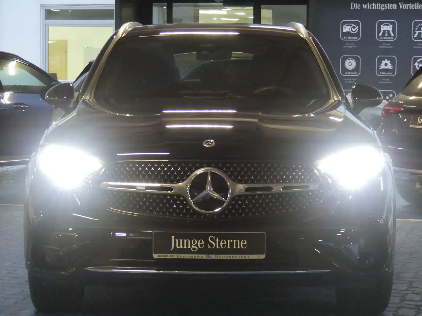 Mercedes-Benz GLC 300 GLC 300d Edition AMG 4M +Distronic+AHK+R-Kamera+ Schwarz - 2