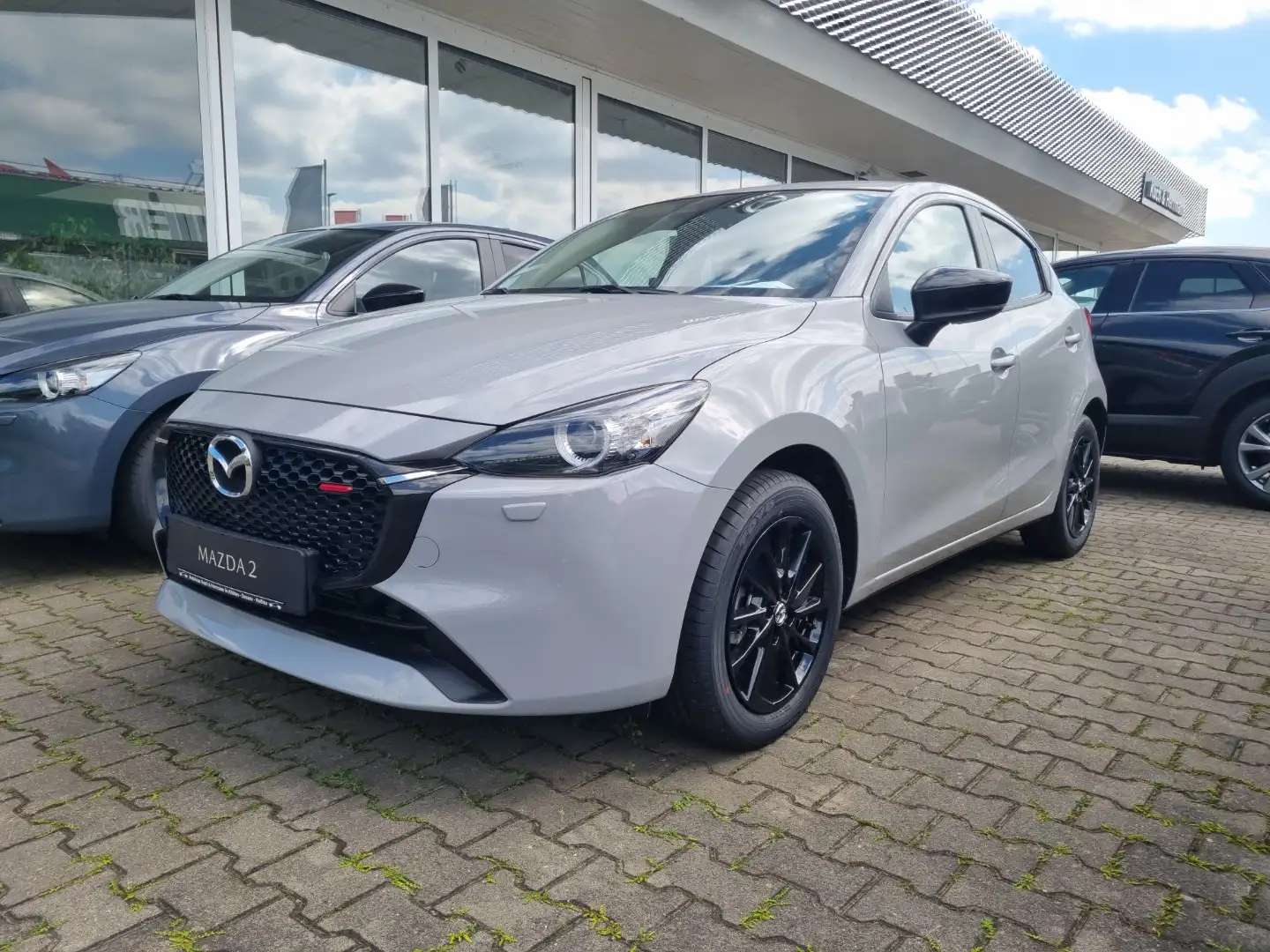Mazda 2 1.5L e-SKYACTIV G 90ps HOMURA Grau - 2