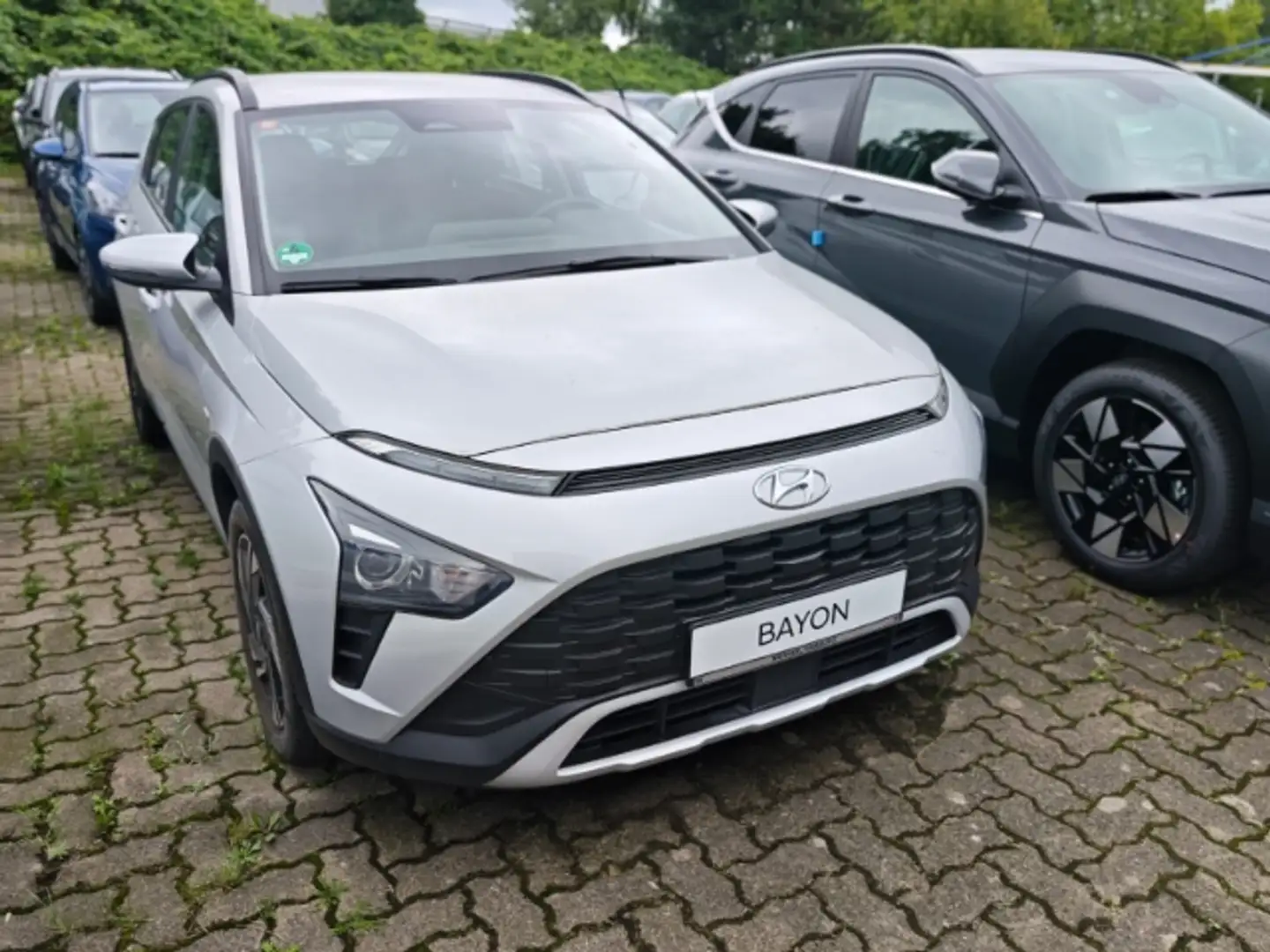 Hyundai BAYON Hyundai 1.0 T-Gdi (100PS) 48V iMT Select Silber - 2