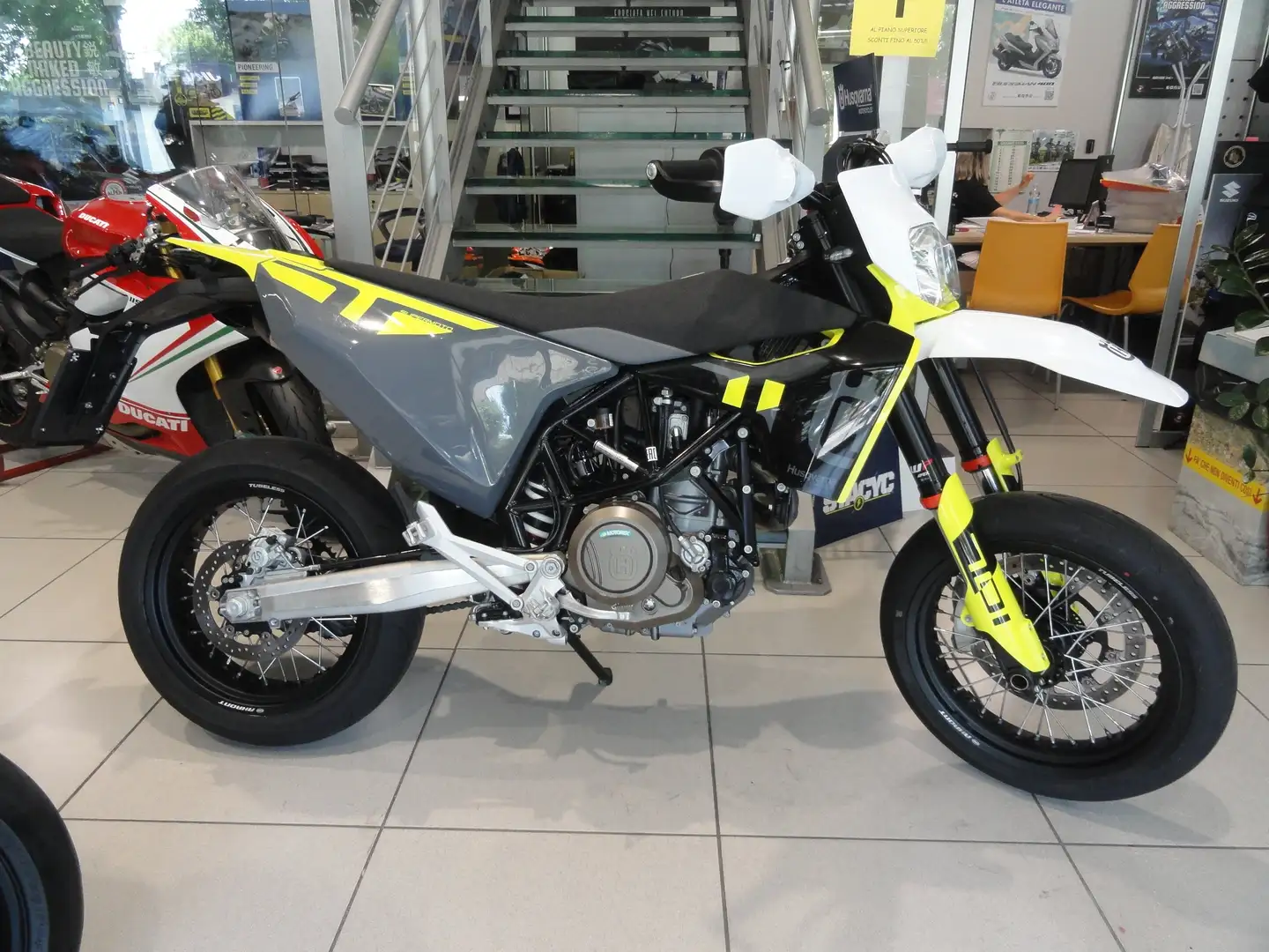 Husqvarna 701 Supermoto Weiß - 1