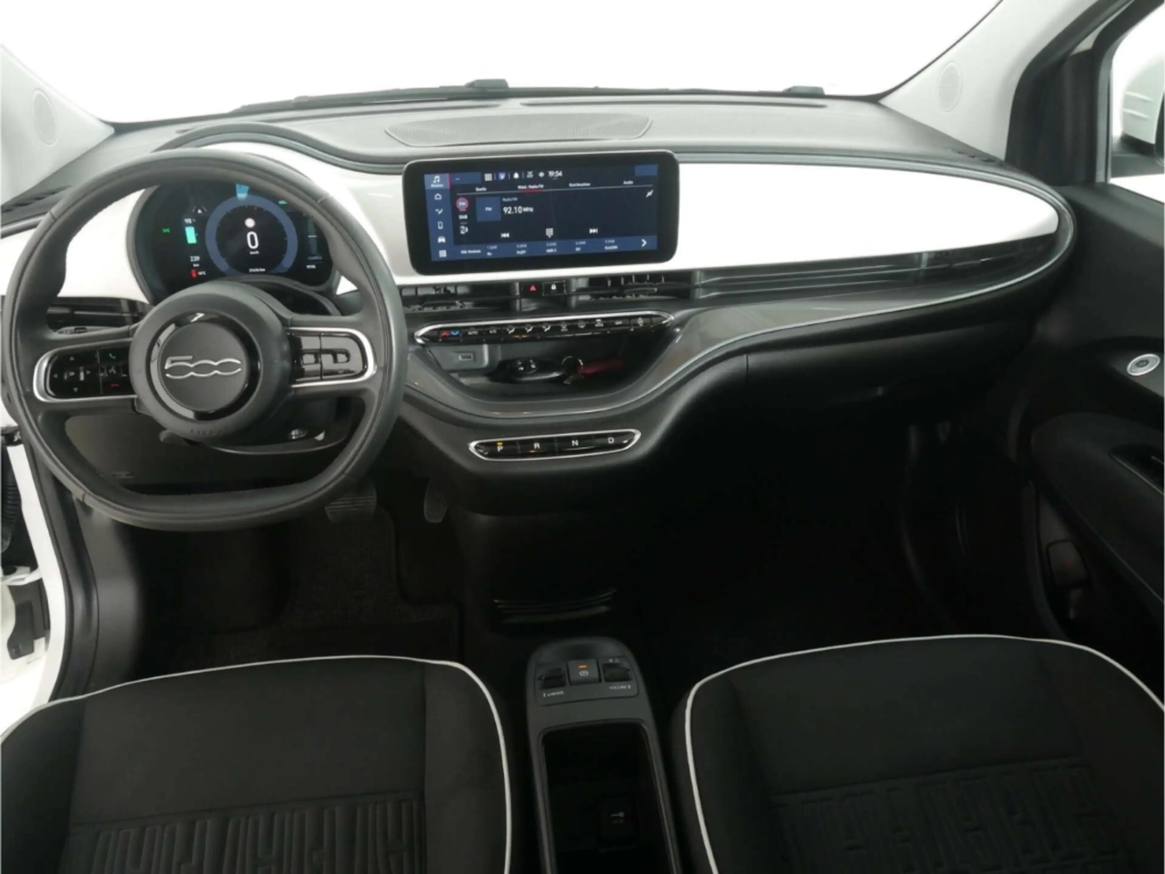 Fiat 500e — photo 25