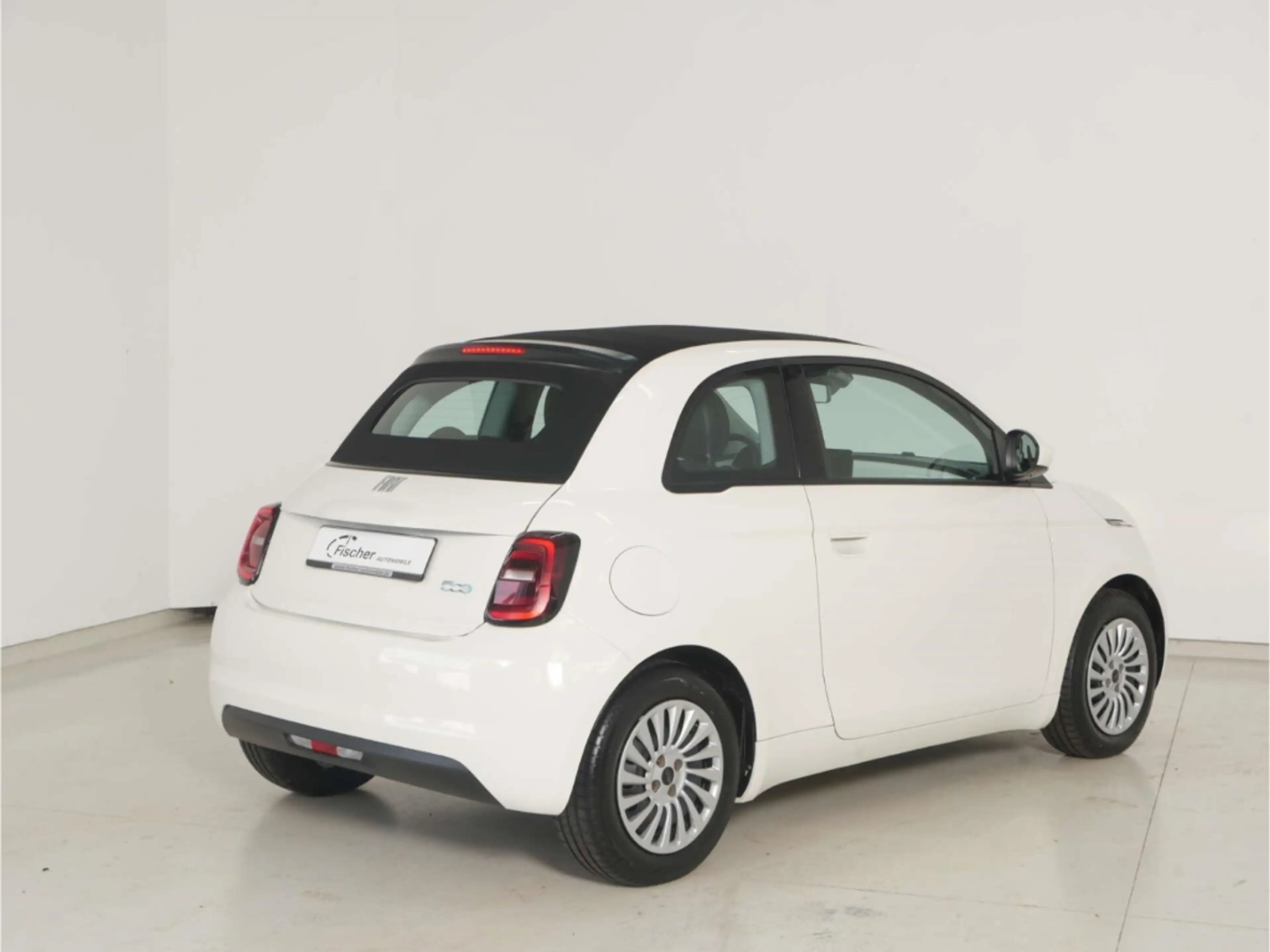 Fiat 500e — photo 8