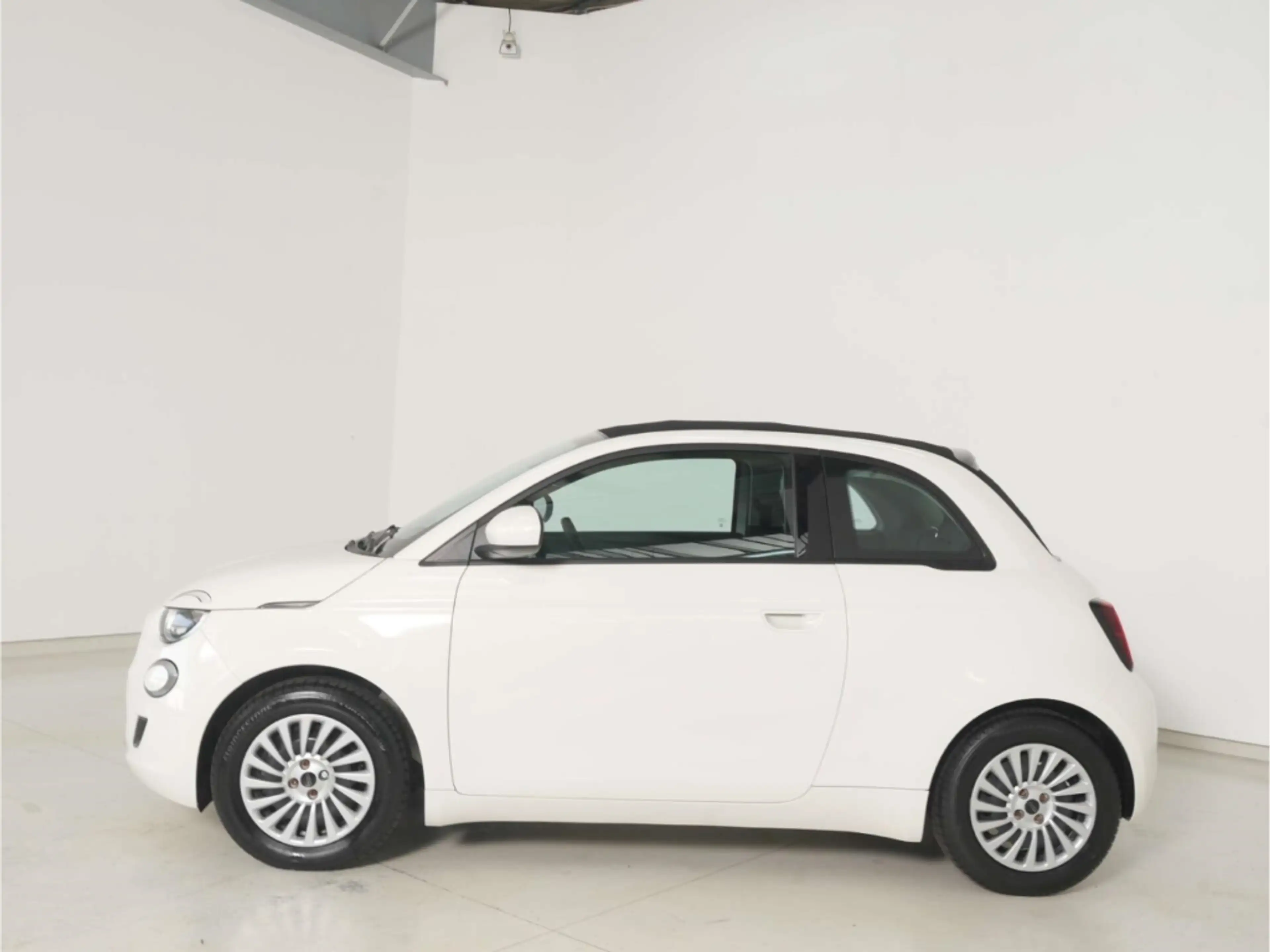 Fiat 500e — photo 6