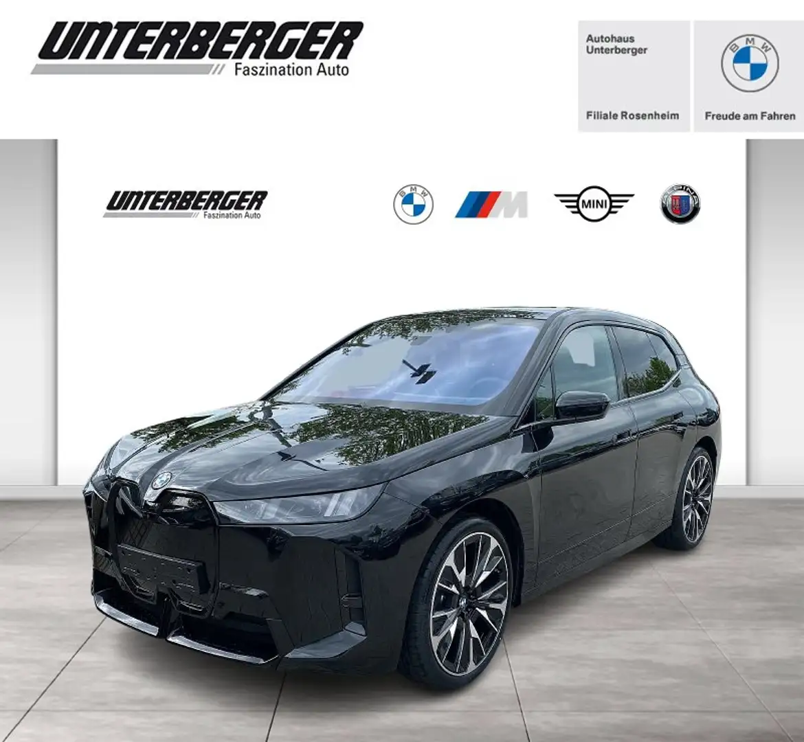 BMW iX xDrive60 BEV M-Sport Pro Pano-Glasd.-Skylounge Dri Чёрный - 1