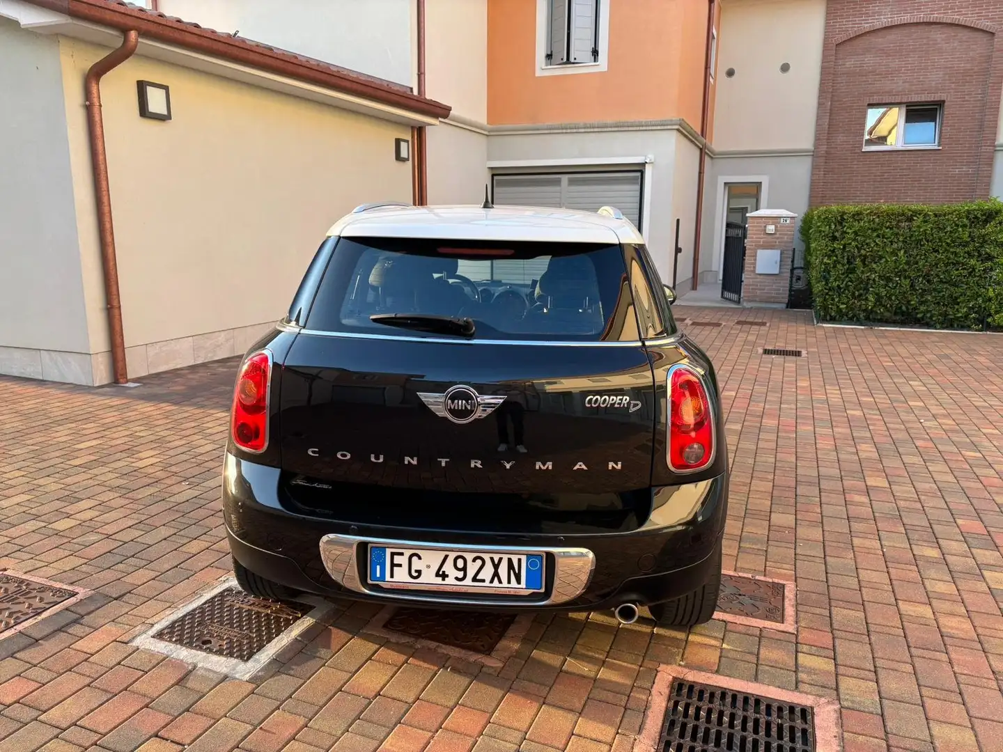 MINI Cooper Countryman Mini Countryman 2.0 Cooper D auto E6 Nero - 2