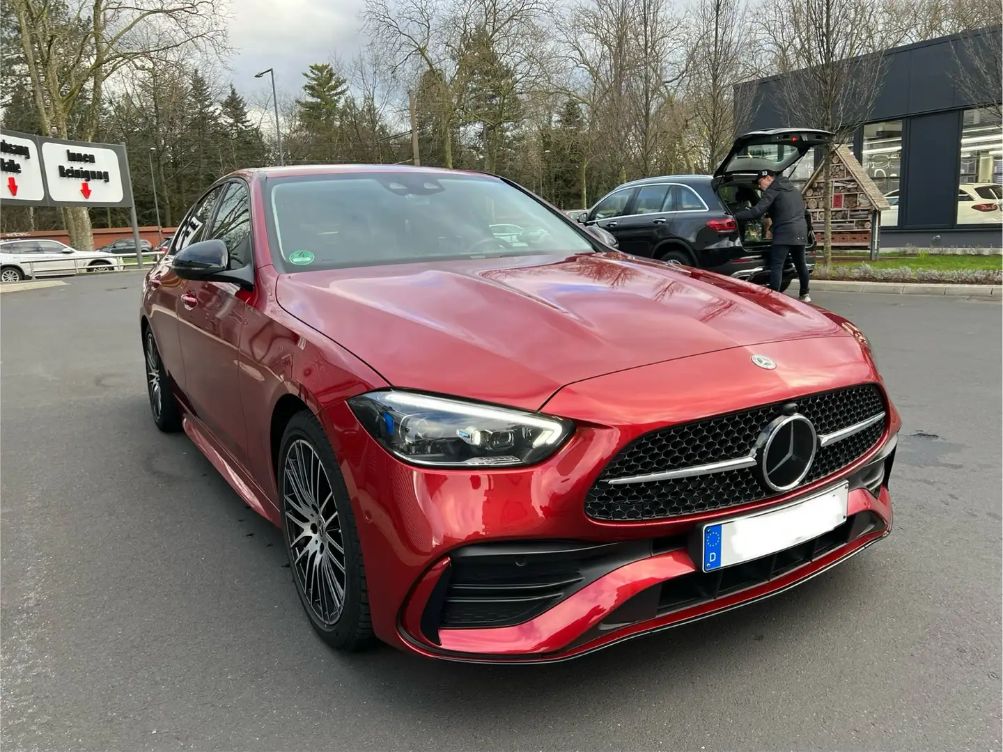 Mercedes-Benz C 300 9G-TRONIC AMG Line Rouge - 1