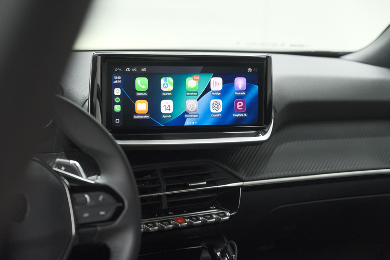 Peugeot 2008 1.2 Hybrid 145 Allure | Apple Carplay | Climate Co — photo 6