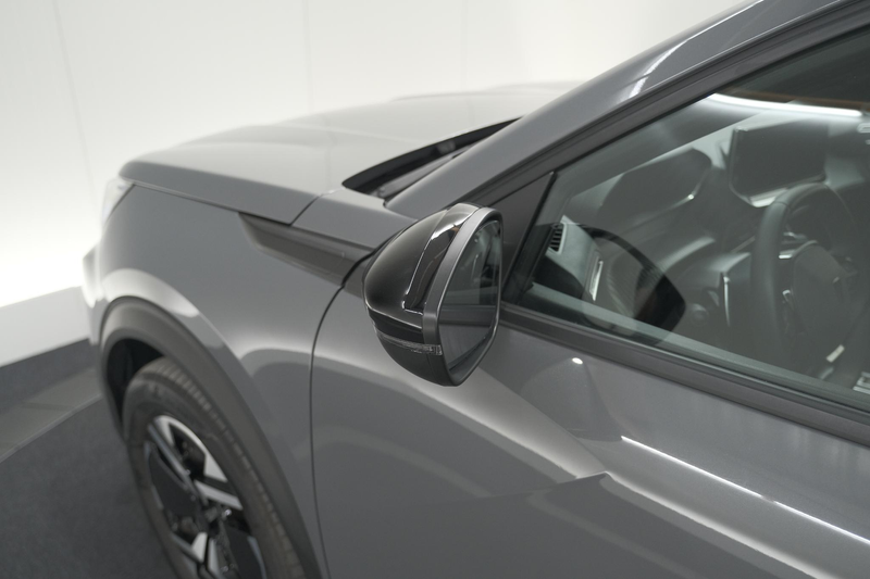 Peugeot 2008 1.2 Hybrid 145 Allure | Apple Carplay | Climate Co — photo 11