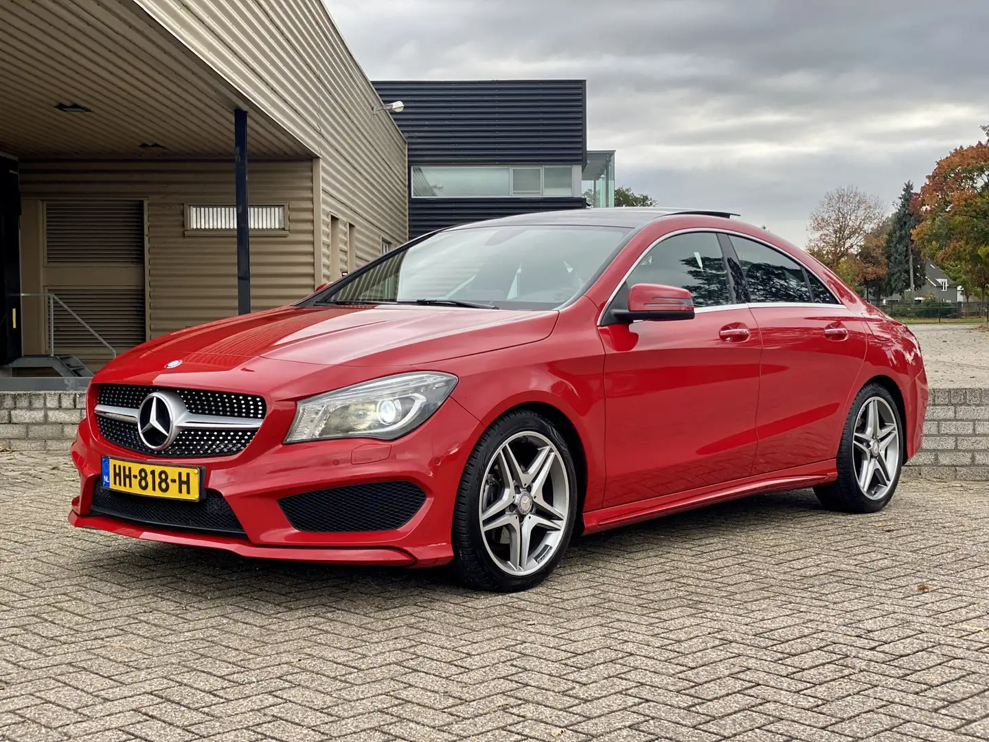 Mercedes-Benz CLA 200 Ambition Automaat AMG 157pk [ Panodak,Keyless,Appl Rood - 1