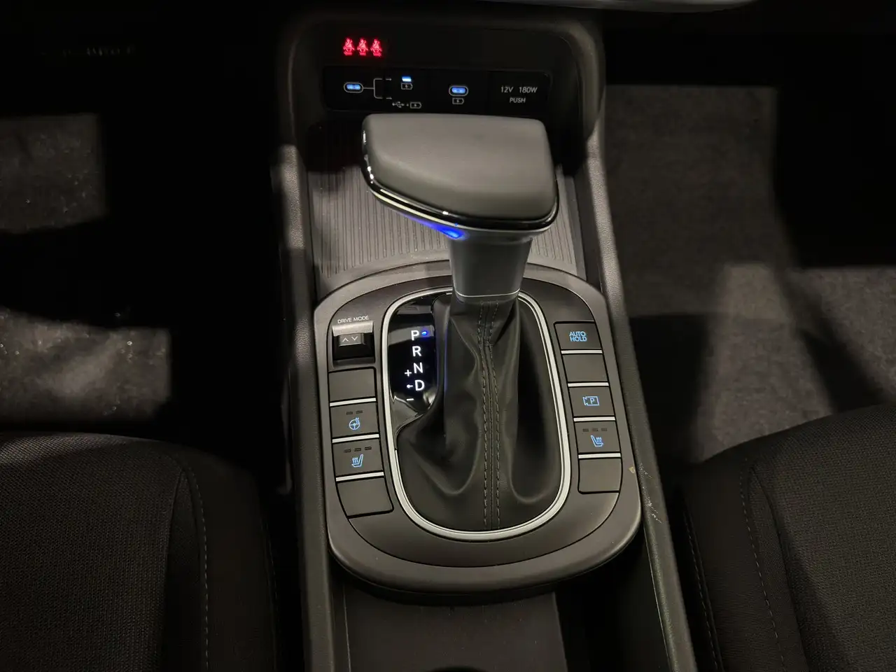 Hyundai KONA снимка Hyundai KONA