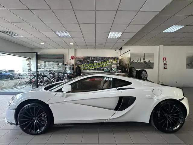 McLaren 570GT