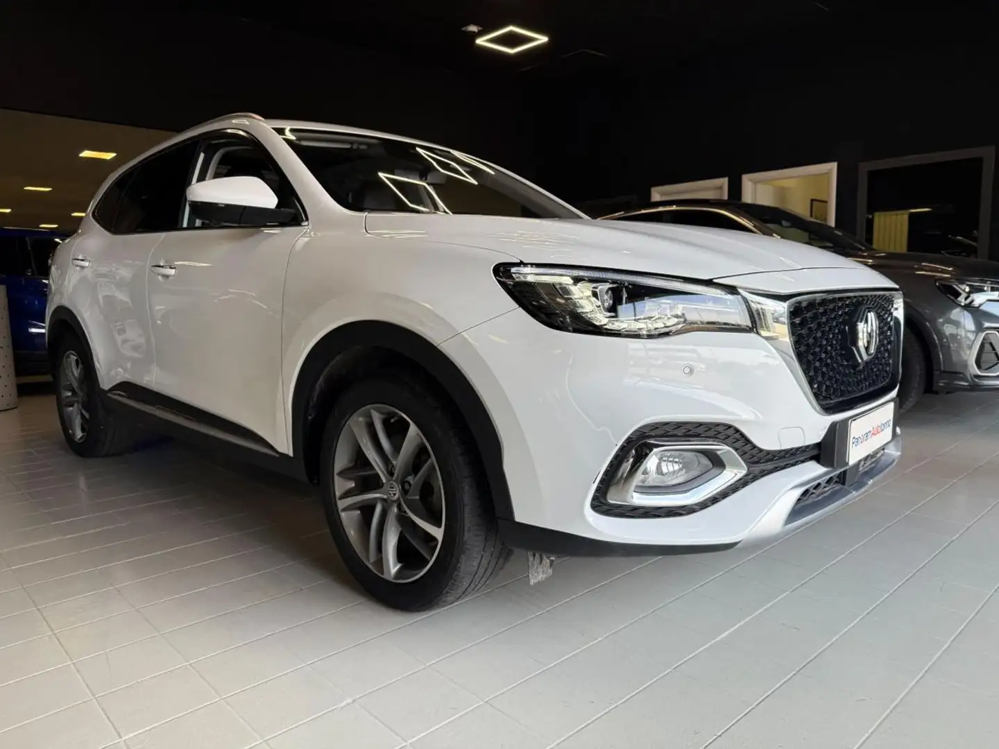 MG HS 1.5T-GDI Luxury Bianco - 1