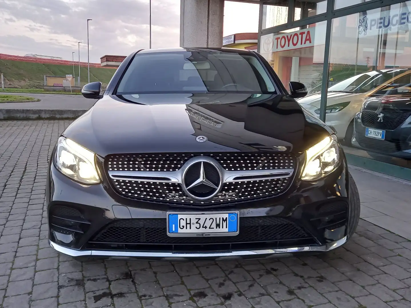Mercedes-Benz GLC 250 GLC Coupe 250 d Premium 4matic auto Zwart - 2