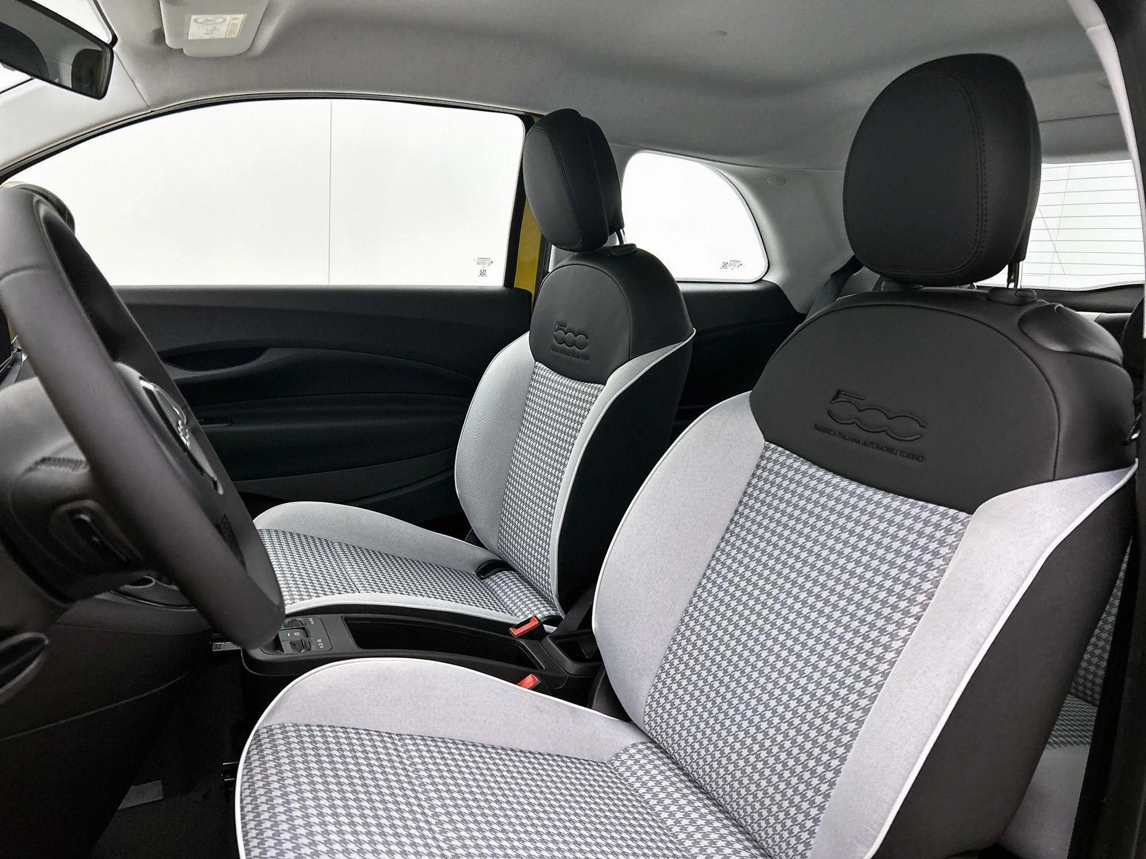 Fiat 500 1.0 Hybrid 48kW Torino //NRM Demo — photo 13