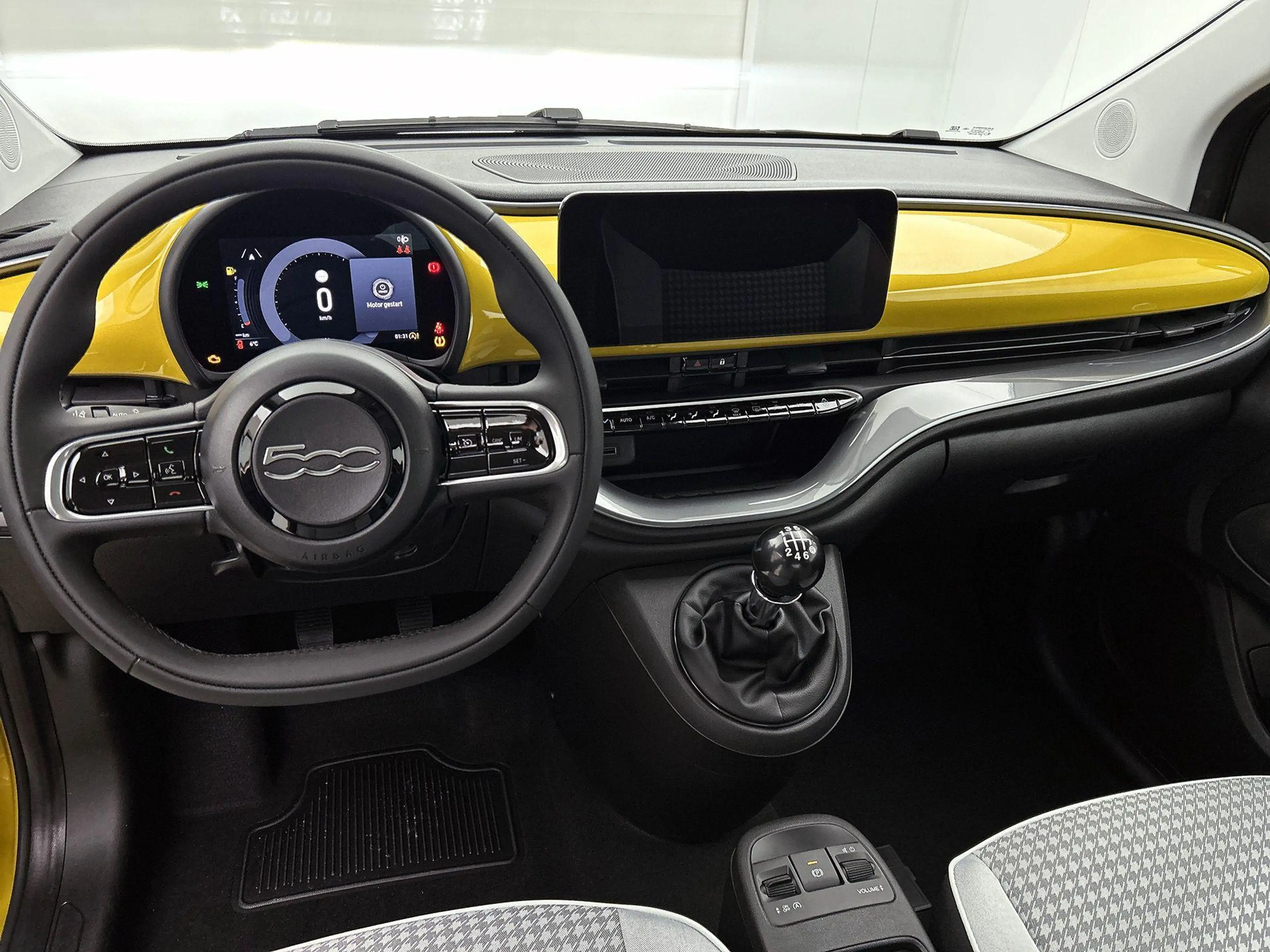 Fiat 500 1.0 Hybrid 48kW Torino //NRM Demo — photo 11