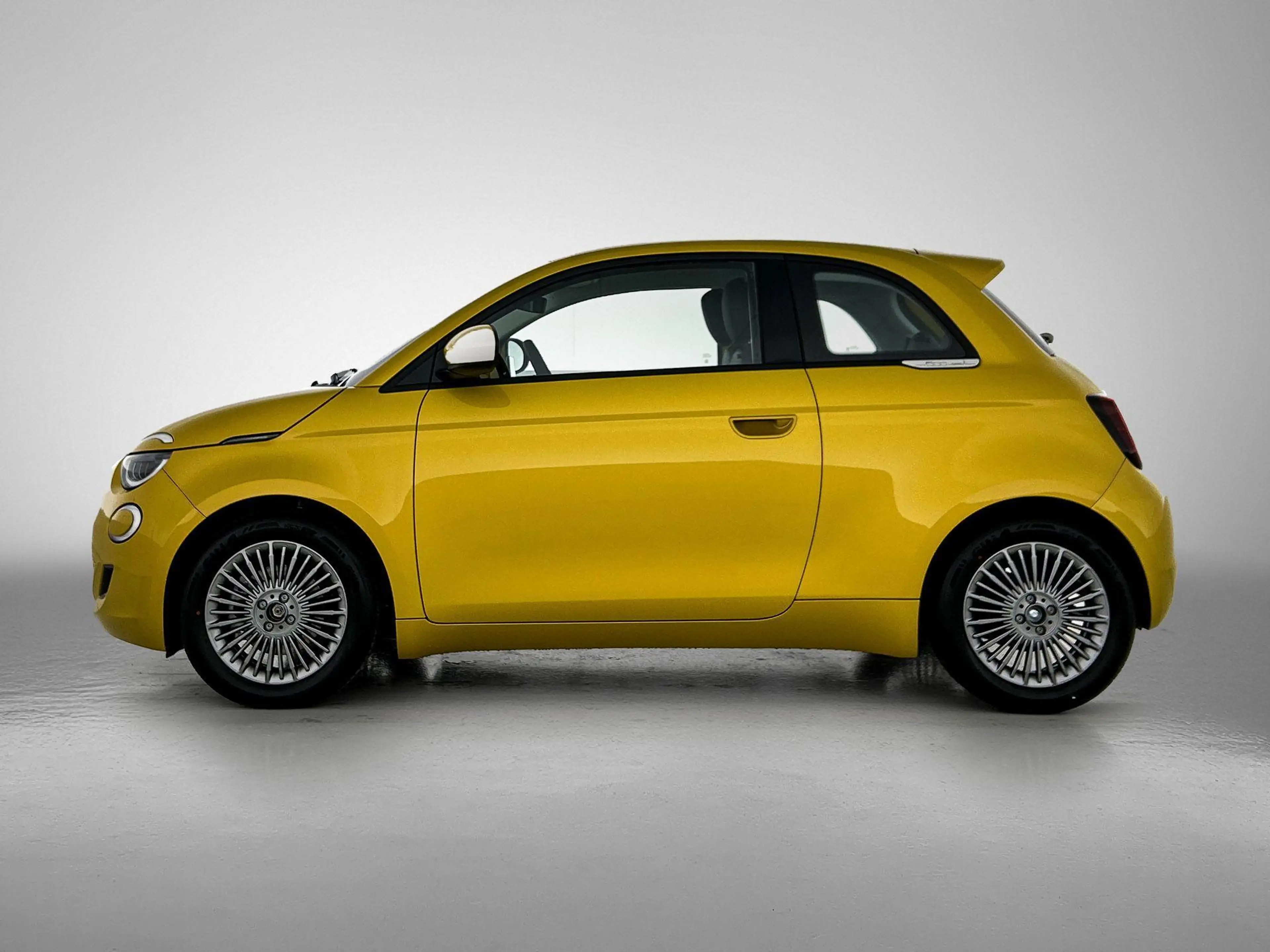 Fiat 500 1.0 Hybrid 48kW Torino //NRM Demo — photo 3