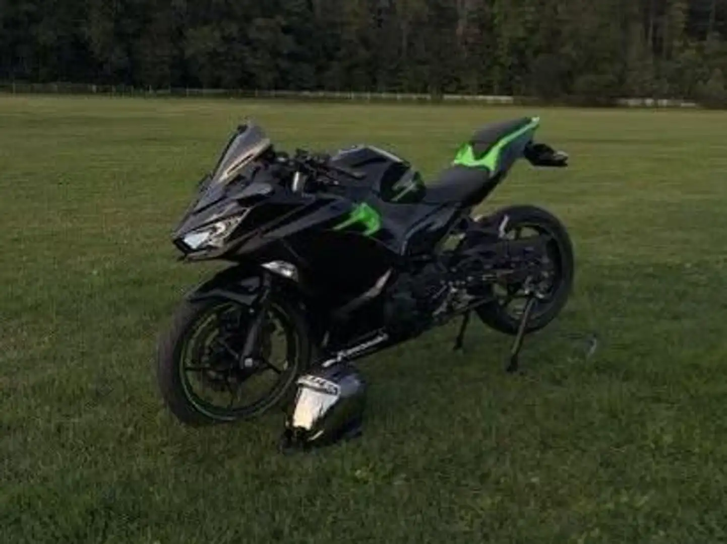 Kawasaki Ninja 400 Zwart - 1
