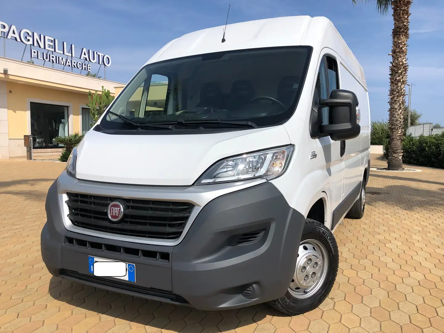 Fiat Ducato FURGONE 2.3 MJ 33 T.M-P.MEDIO NAVI Bianco - 2