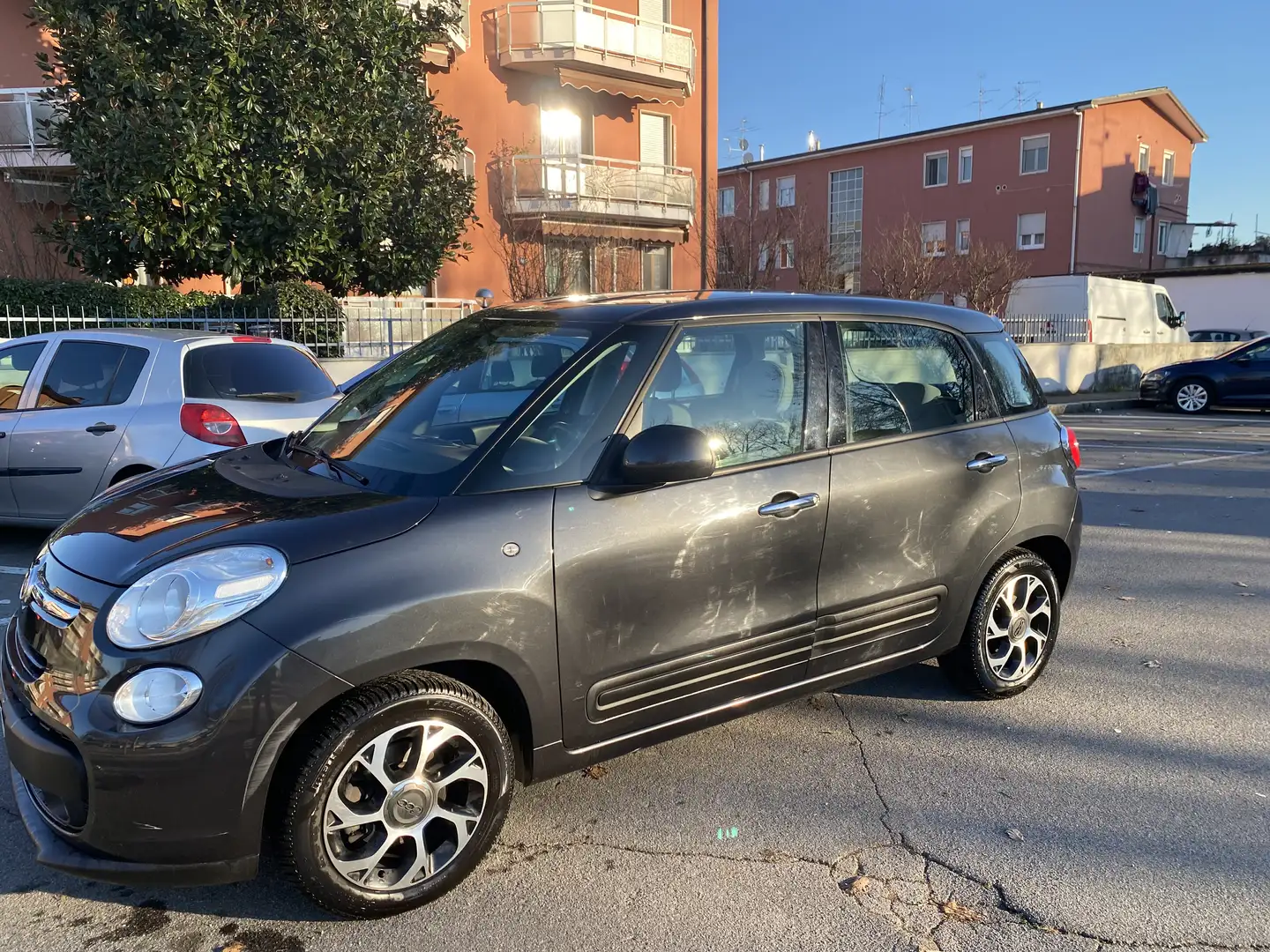 Fiat 500L 1.4 Lounge 95cv NEOPATENTATI Grigio - 1