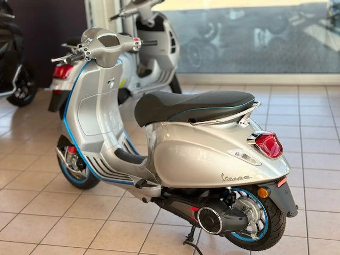 Vespa Elettrica 70 km/h Grau - 2