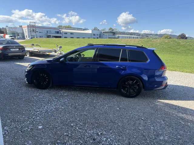 Volkswagen Golf view 6