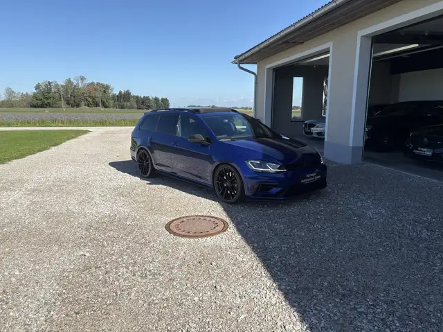 Volkswagen Golf view 3