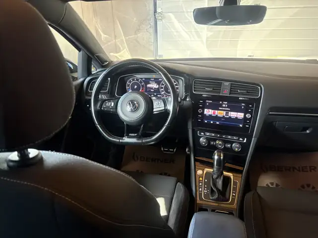 Volkswagen Golf view 9