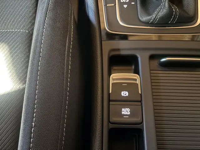 Volkswagen Golf view 14