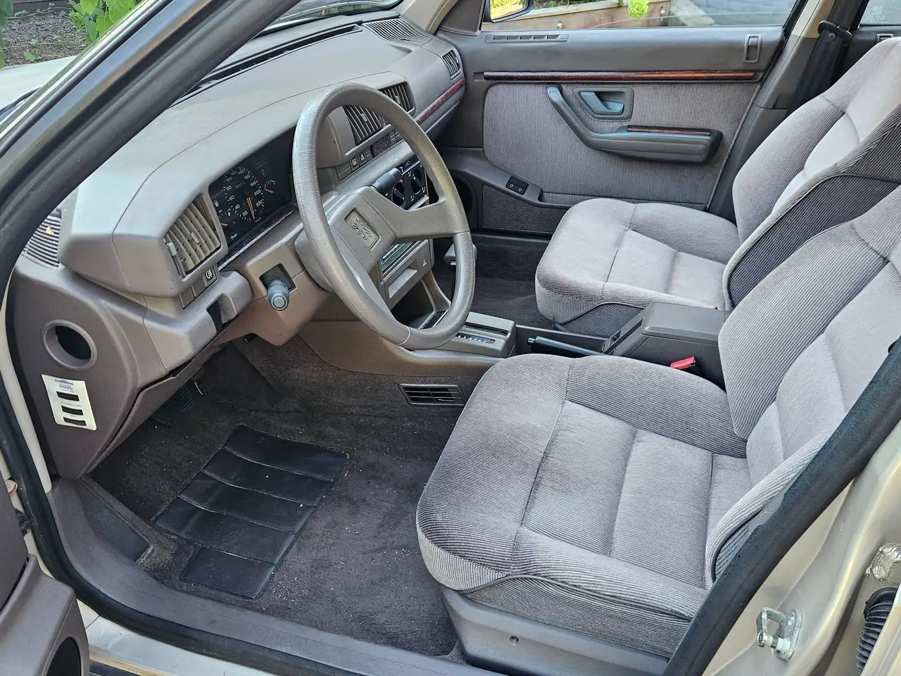 Peugeot 405 1.9 SRI limousine Automaat org. NL, 122500km, APK, foto 8