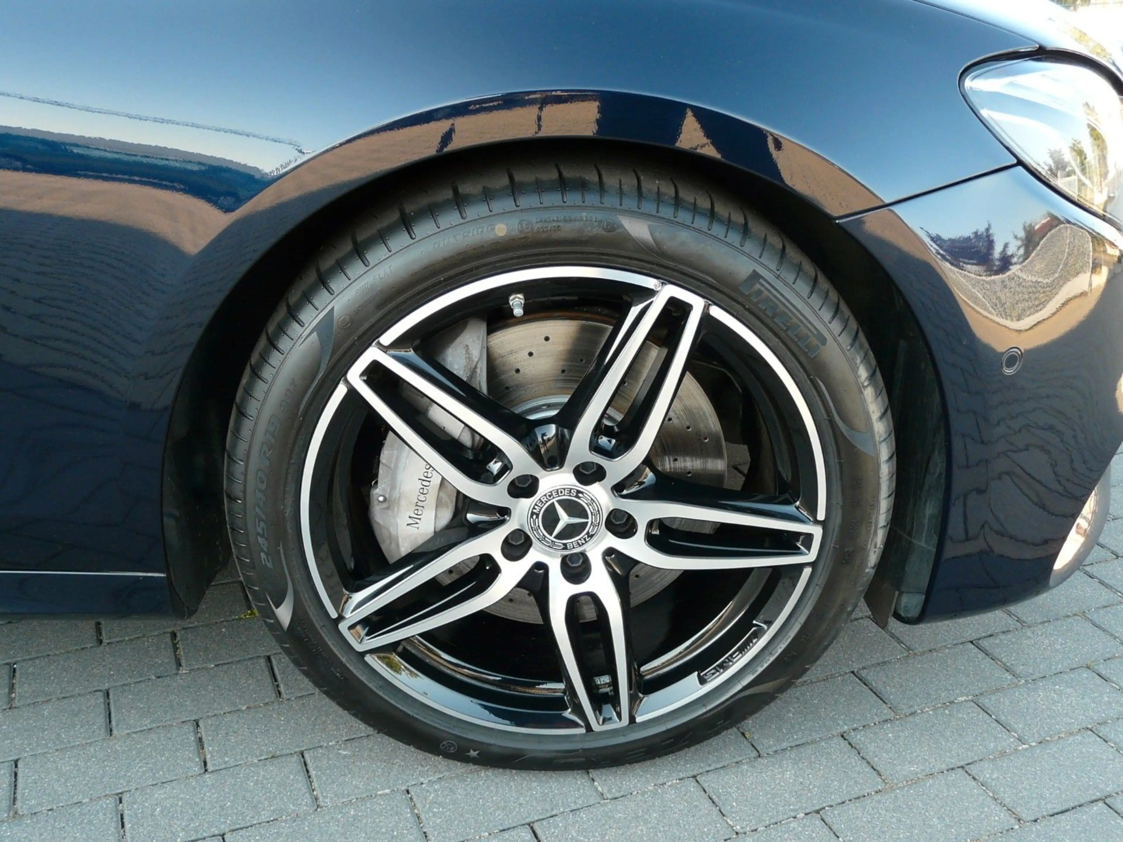 Mercedes-Benz E 400 d T-Modell 4Matic AMG-Line — photo 9