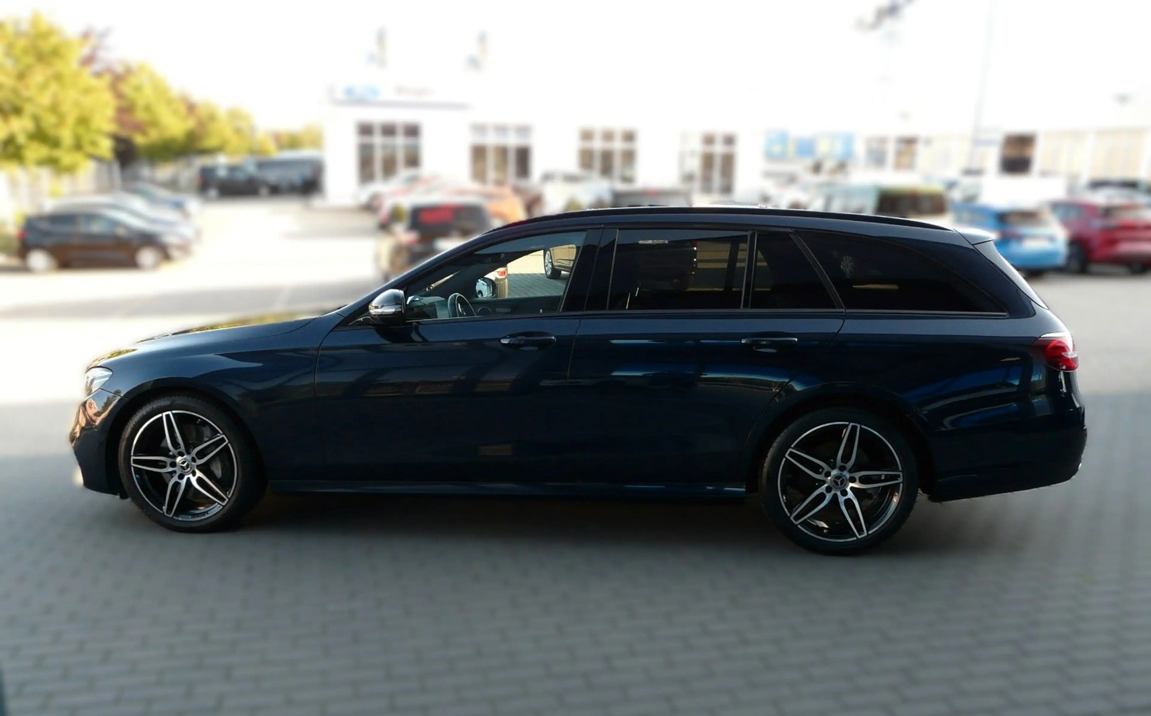 Mercedes-Benz E 400 d T-Modell 4Matic AMG-Line — photo 2