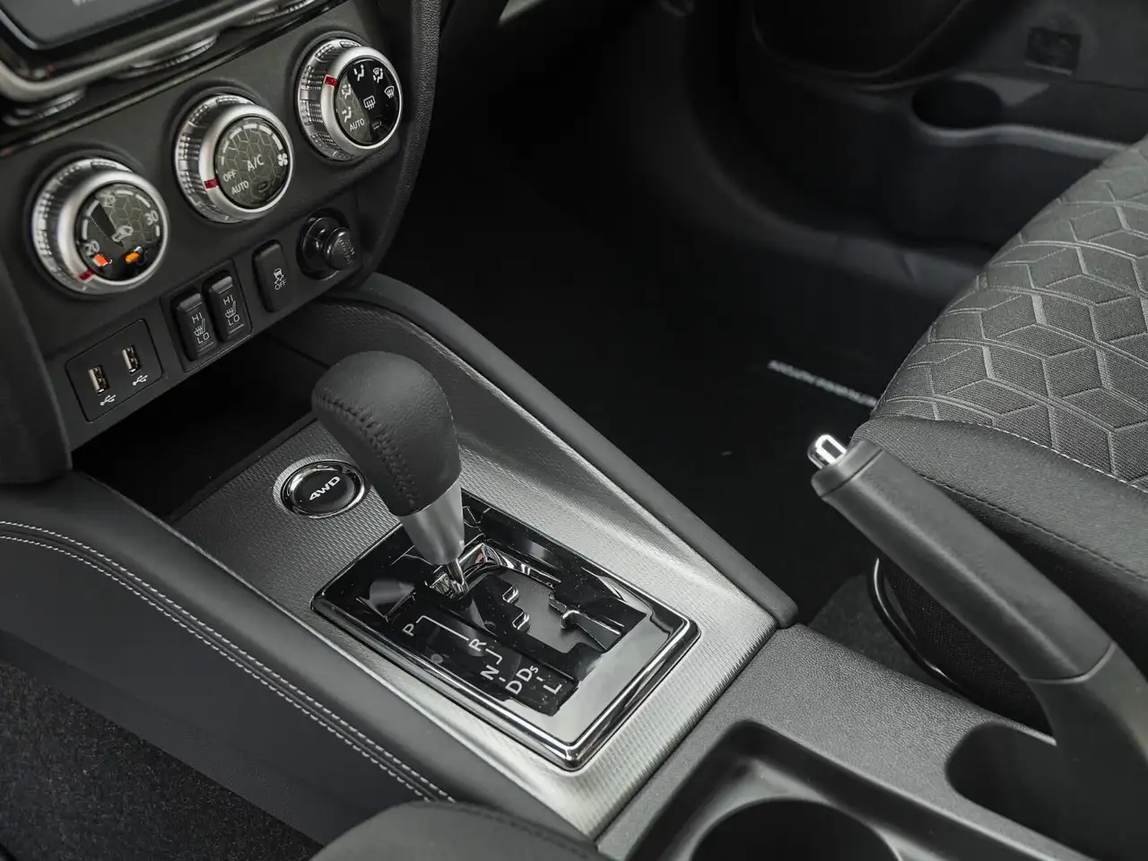 Mitsubishi RVR снимка Mitsubishi RVR