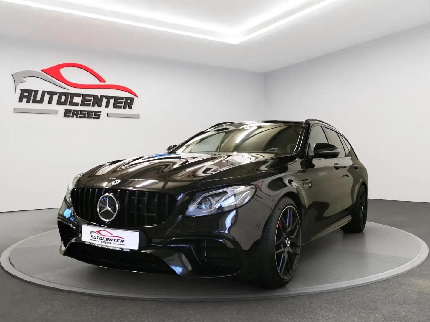 Mercedes-Benz E 63 AMG S 4Matic Navi Kamera CARBON Panorama ACC Noir - 2