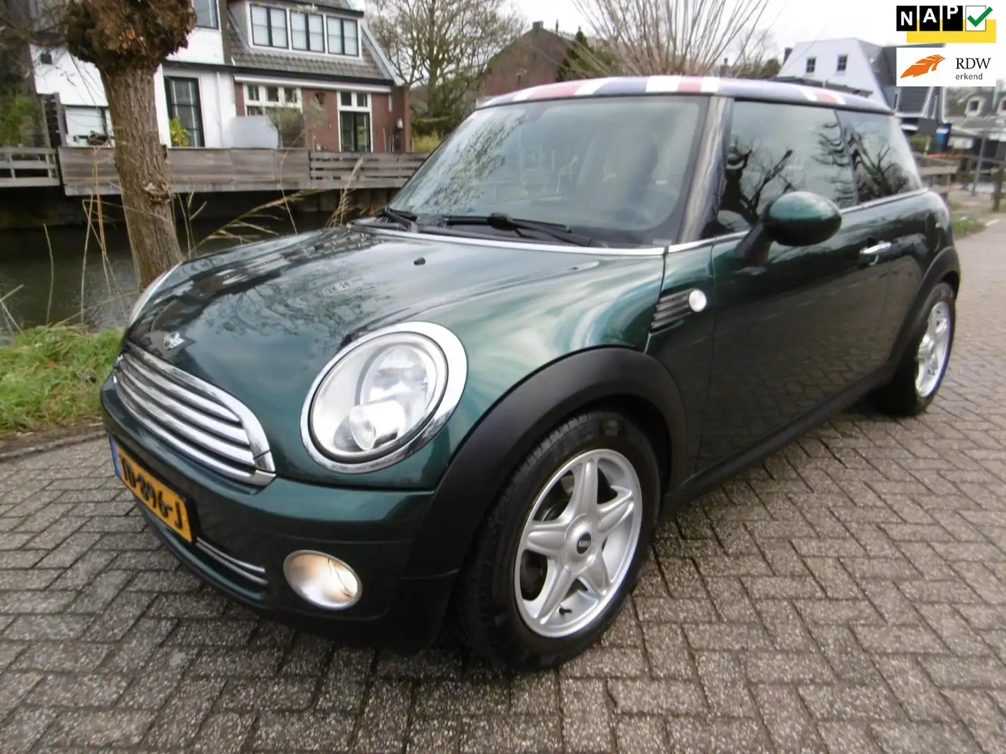 MINI Cooper Mini 1.6 Clima Cruise Historie Youngtimer Keurige Groen - 1