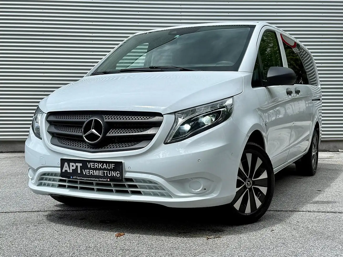 Mercedes-Benz Vito 116 BlueTec 4x4 BusinessVan Classic lang Weiß - 1