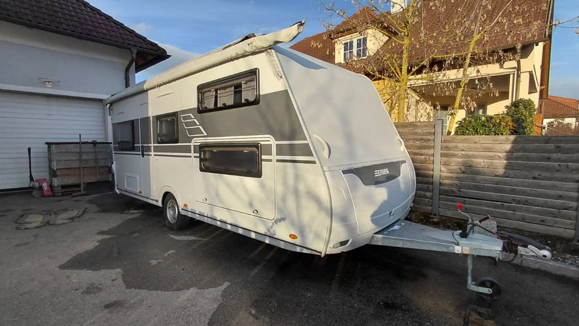 Caravans-Wohnm Eriba Eriba Living 555XL - 1