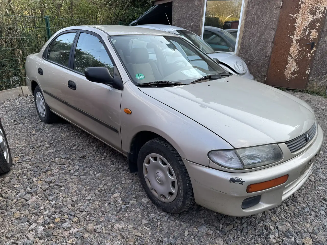Mazda 323
