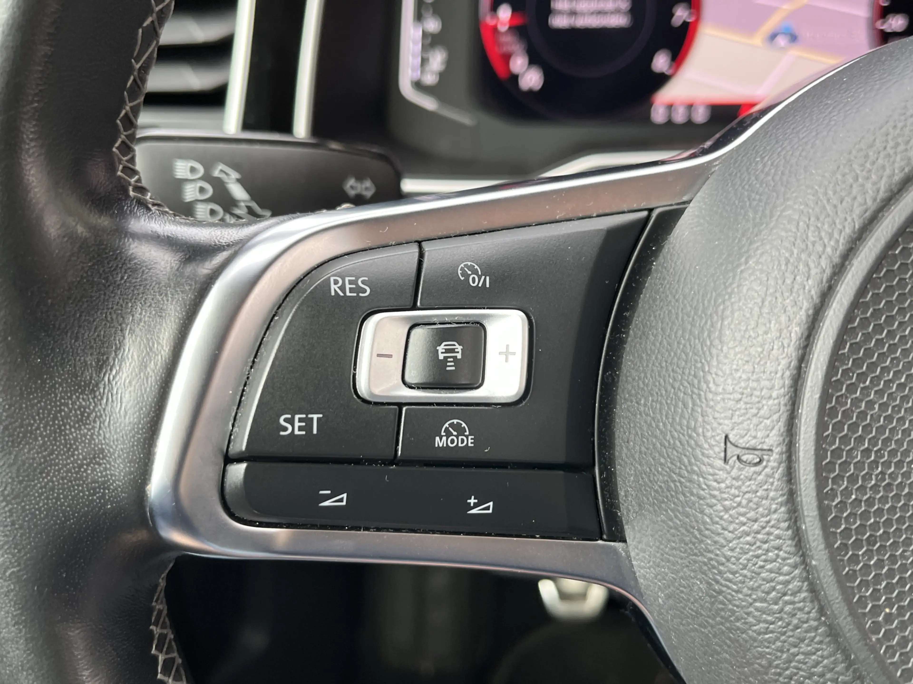 Volkswagen Polo 1.0 TSI 2x R-Line / PANO/ CAMERA/ PARK. SENSOREN/ — photo 14