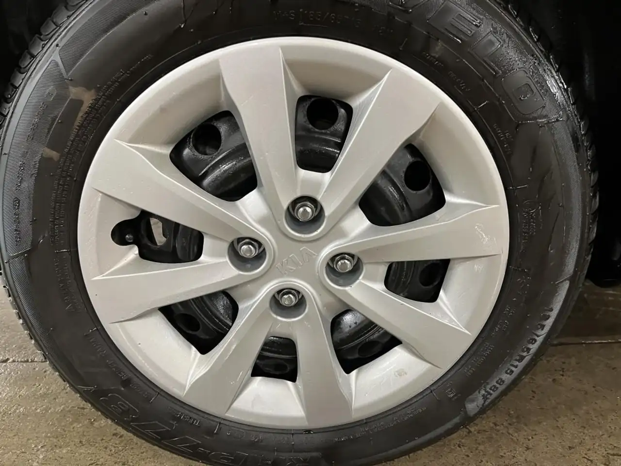 Kia Rio снимка Kia Rio