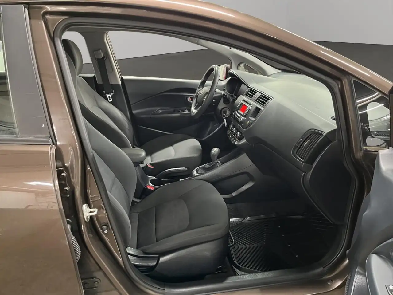 Kia Rio снимка Kia Rio